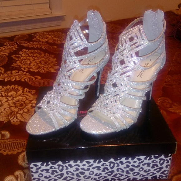 Anne Michelle Shoes - Women Silver Heels